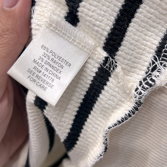 Atelier BY KIRIOUS Sz L Crop top sweater & skirt cream w stripes Good condition - Picture 8 of 8